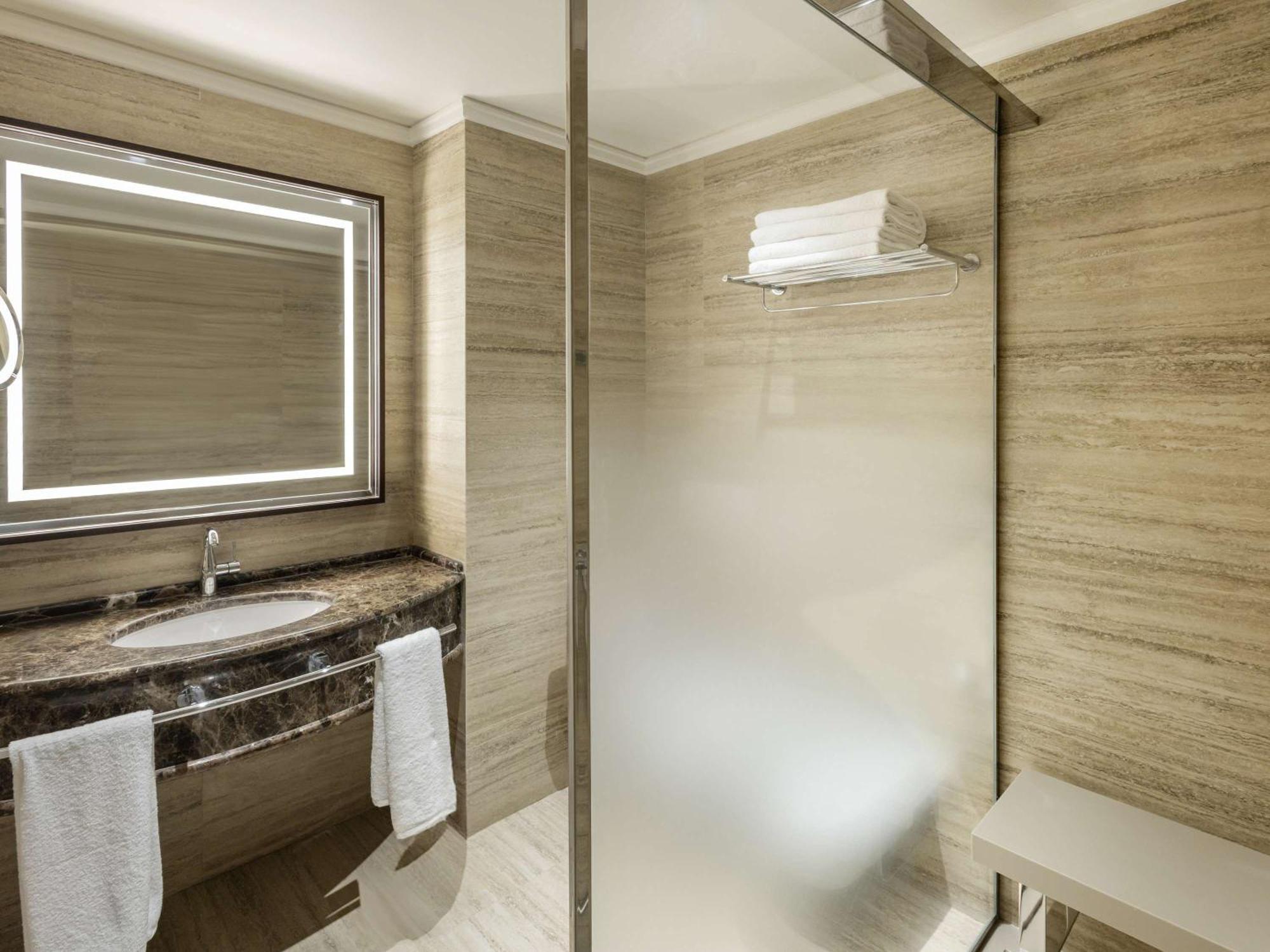Hotel Oran Bay Managed By Accor Ngoại thất bức ảnh